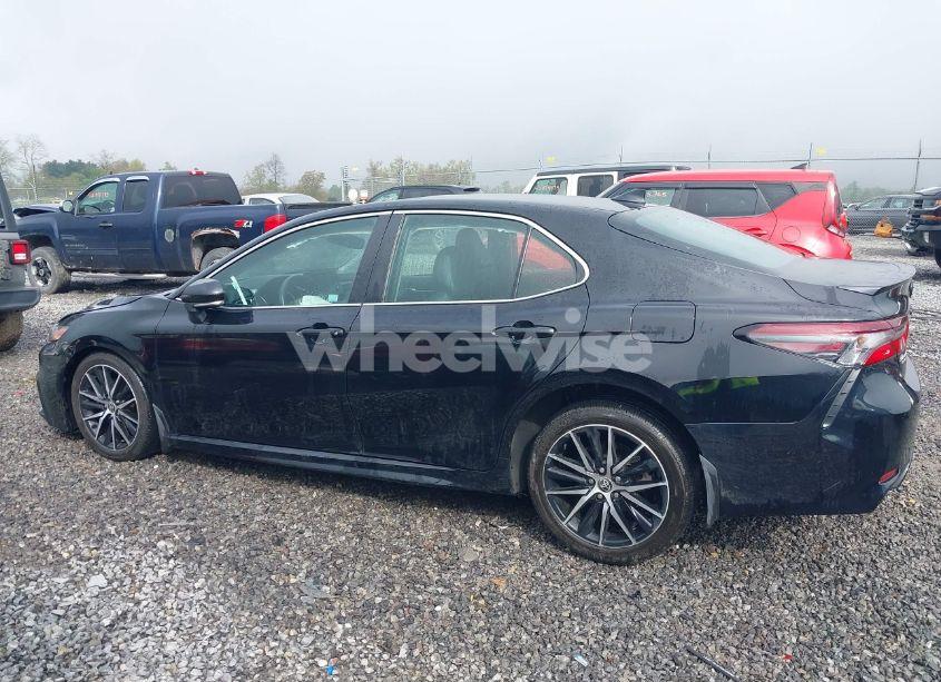 Photo 15 of 2022 Toyota Camry SE (VIN 4T1T11AK5NU717800)