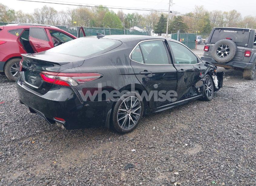 Photo 4 of 2022 Toyota Camry SE (VIN 4T1T11AK5NU717800)