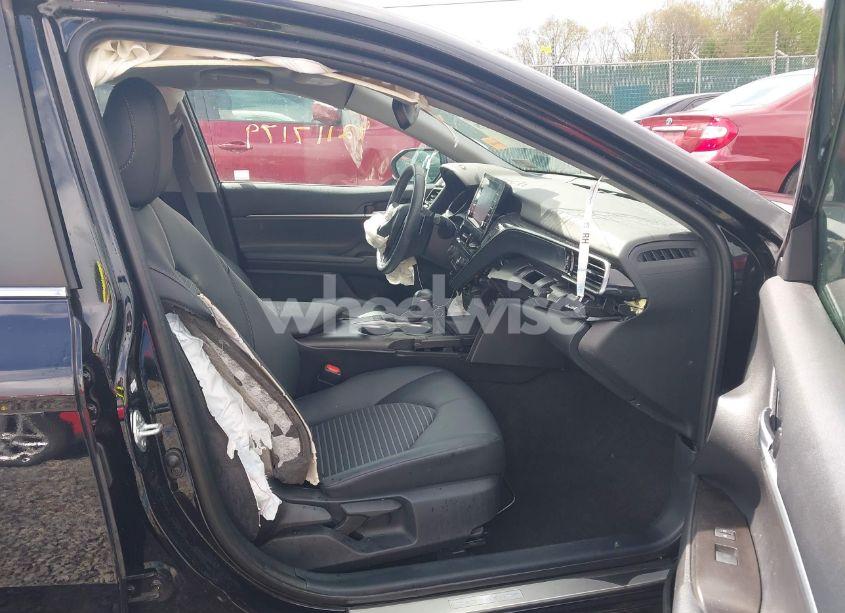 Photo 5 of 2022 Toyota Camry SE (VIN 4T1T11AK5NU717800)