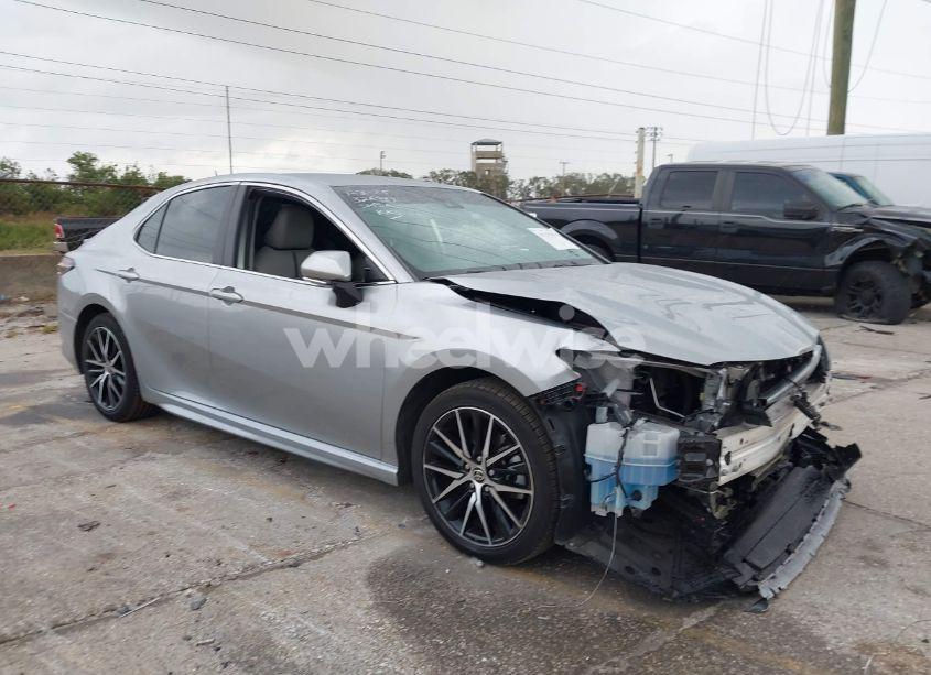 2023 Toyota Camry SE (VIN 4T1T11AK5PU826843) main photo