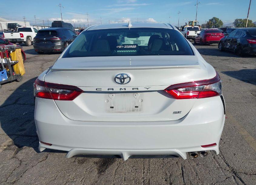 Photo 17 of 2022 Toyota Camry SE (VIN 4T1T11AK6NU034021)