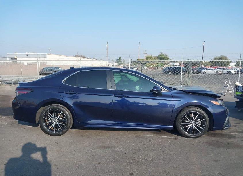 Photo 13 of 2022 Toyota Camry SE (VIN 4T1T11AK6NU073904)