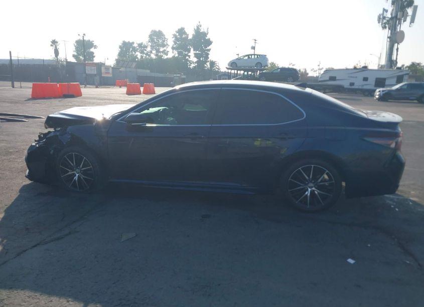 Photo 14 of 2022 Toyota Camry SE (VIN 4T1T11AK6NU073904)
