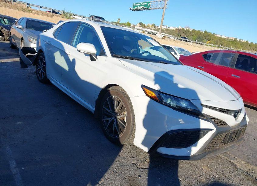 2023 Toyota Camry SE (VIN 4T1T11AK6PU141198) main photo