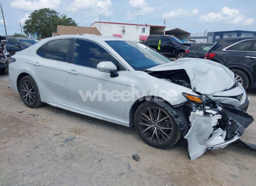 2023 Toyota Camry SE (VIN 4T1T11AK6PU143727) main photo