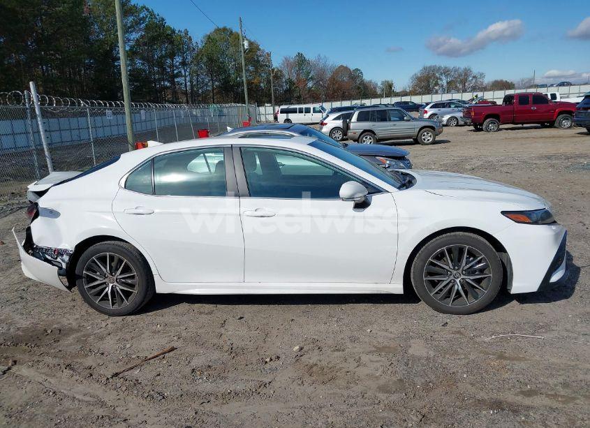 Photo 13 of 2024 Toyota Camry SE (VIN 4T1T11AK6RU897519)