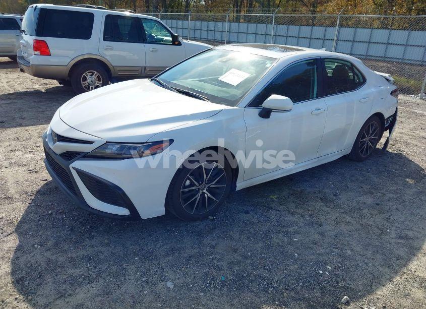Photo 2 of 2024 Toyota Camry SE (VIN 4T1T11AK6RU897519)