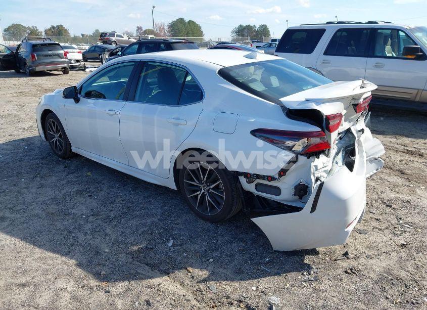 Photo 3 of 2024 Toyota Camry SE (VIN 4T1T11AK6RU897519)