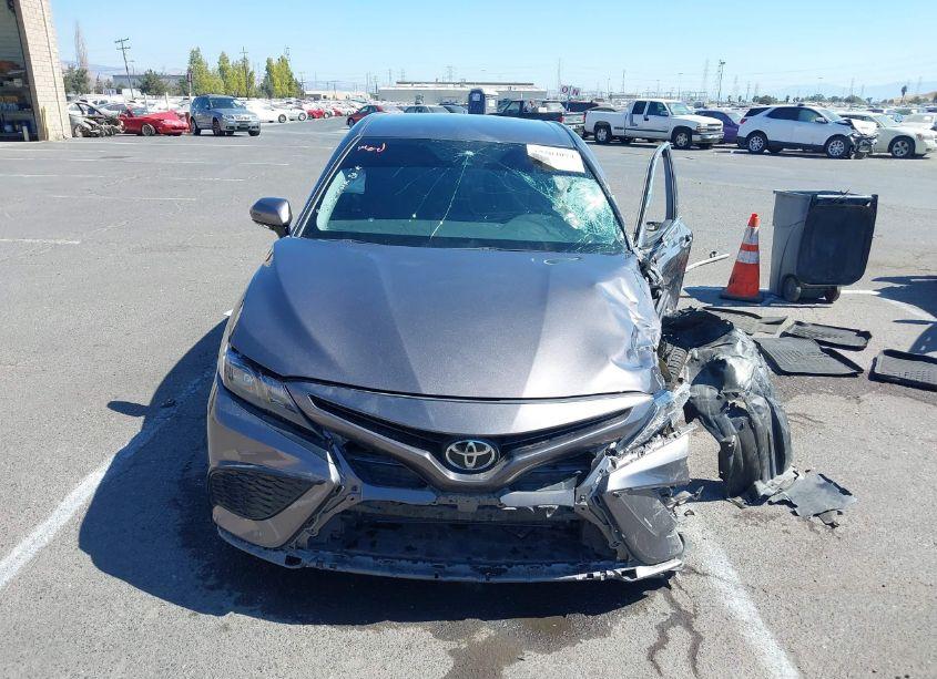 Photo 13 of 2021 Toyota Camry SE (VIN 4T1T11AK7MU613615)