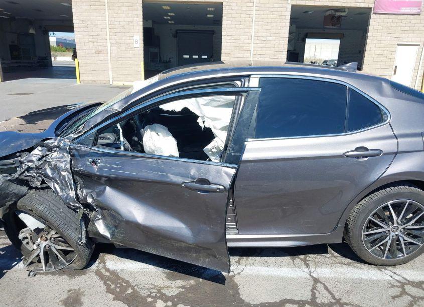 Photo 15 of 2021 Toyota Camry SE (VIN 4T1T11AK7MU613615)