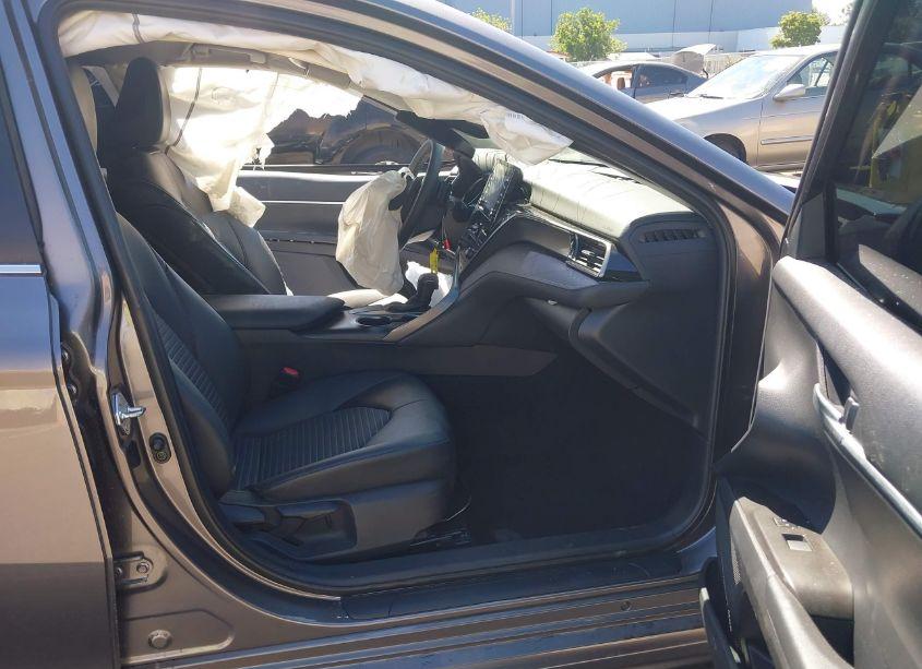 Photo 5 of 2021 Toyota Camry SE (VIN 4T1T11AK7MU613615)