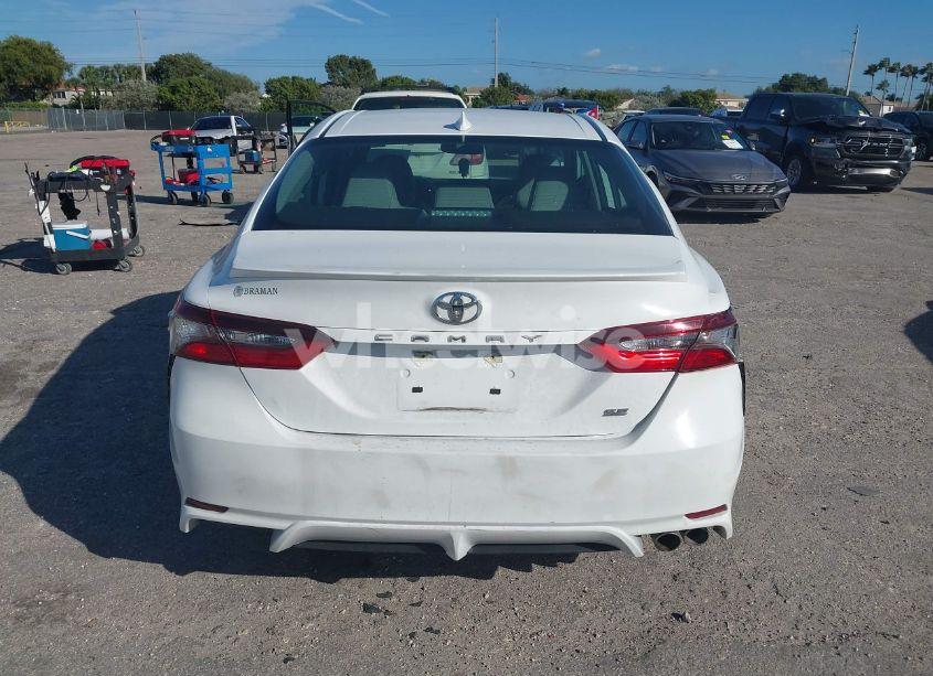 Photo 15 of 2022 Toyota Camry SE (VIN 4T1T11AK7NU637348)