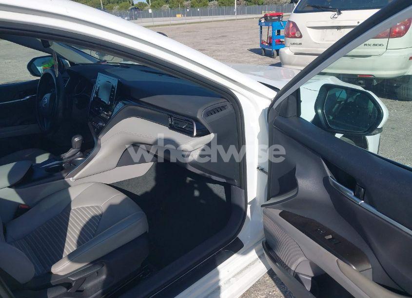 Photo 5 of 2022 Toyota Camry SE (VIN 4T1T11AK7NU637348)