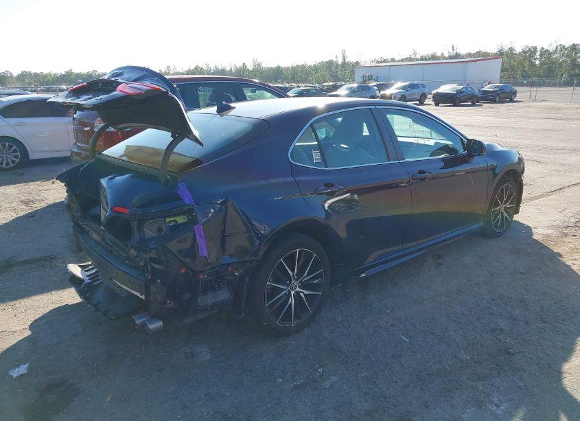 Photo 4 of 2022 Toyota Camry SE (VIN 4T1T11AK7NU641562)