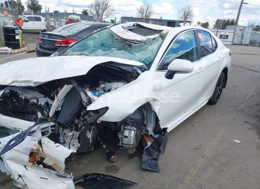 Photo 2 of 2023 Toyota Camry SE (VIN 4T1T11AK7PU818257)