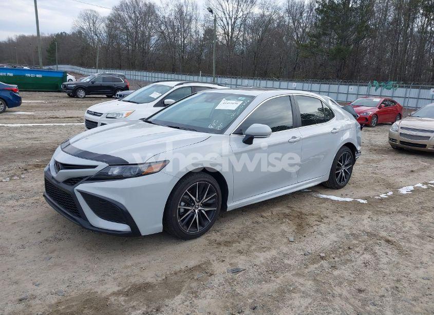 Photo 2 of 2024 Toyota Camry SE (VIN 4T1T11AK7RU238946)