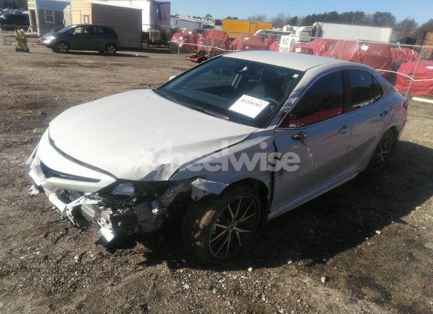 Photo 2 of 2024 Toyota Camry SE (VIN 4T1T11AK7RU245198)