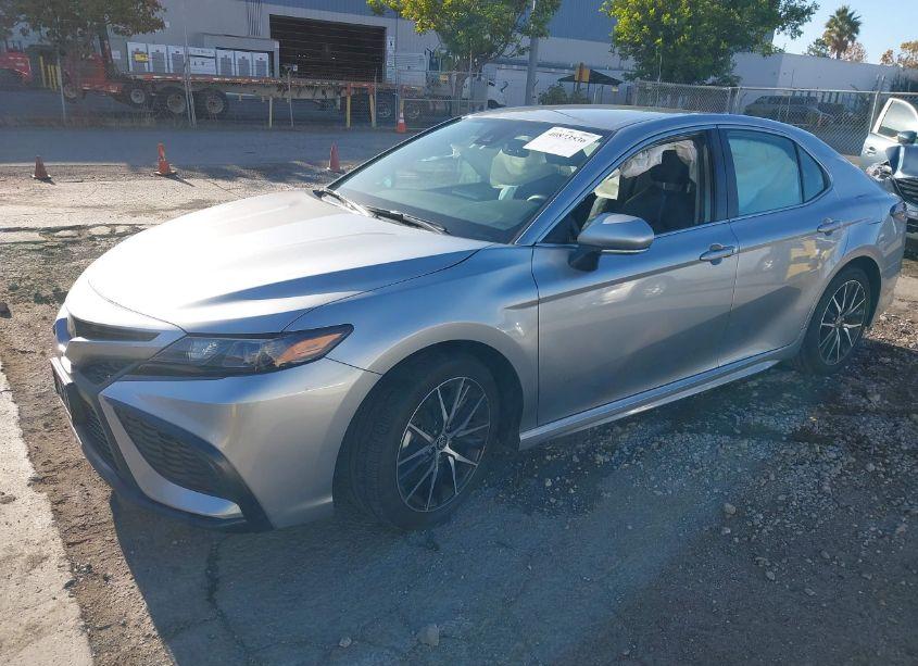 Photo 2 of 2024 Toyota Camry SE (VIN 4T1T11AK7RU864691)