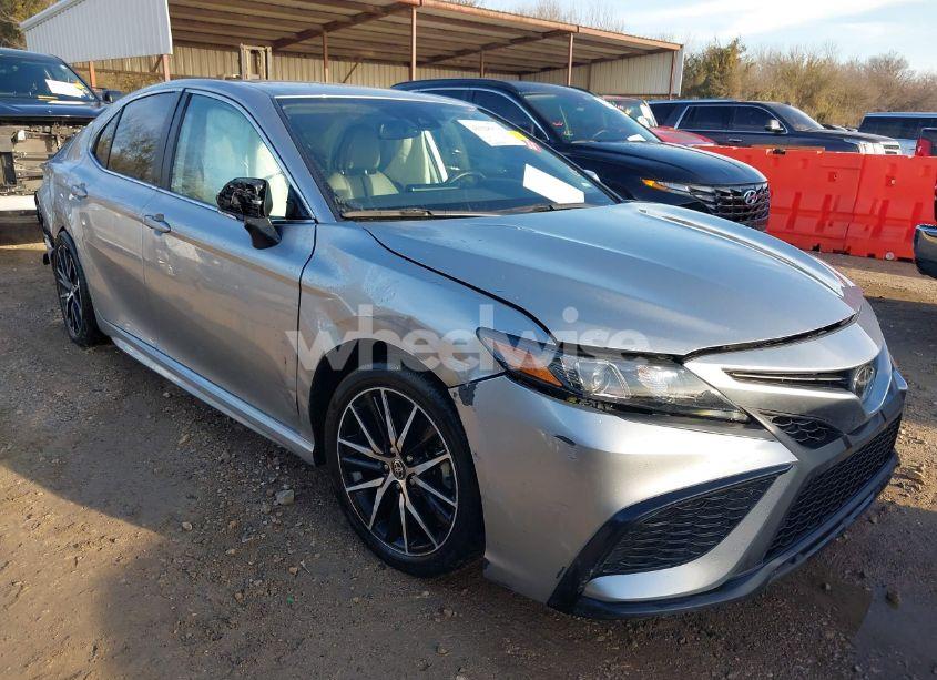 2024 Toyota Camry SE (VIN 4T1T11AK7RU866750) main photo