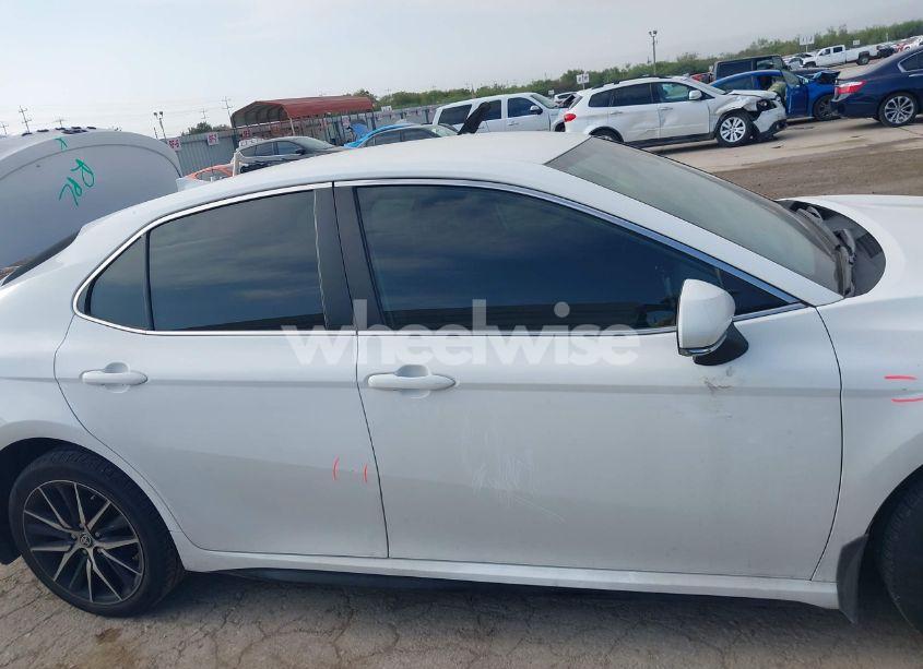 Photo 14 of 2022 Toyota Camry SE (VIN 4T1T11AK8NU075993)