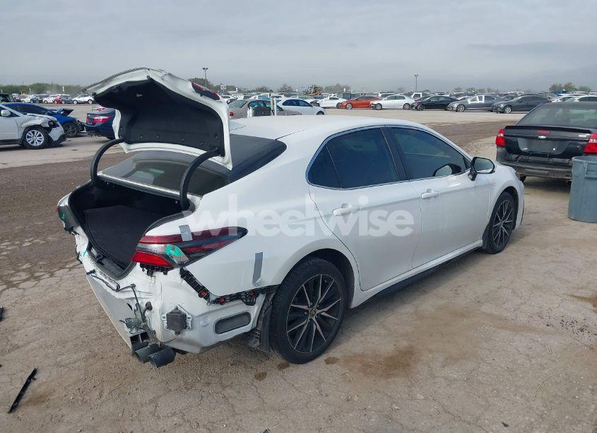 Photo 4 of 2022 Toyota Camry SE (VIN 4T1T11AK8NU075993)