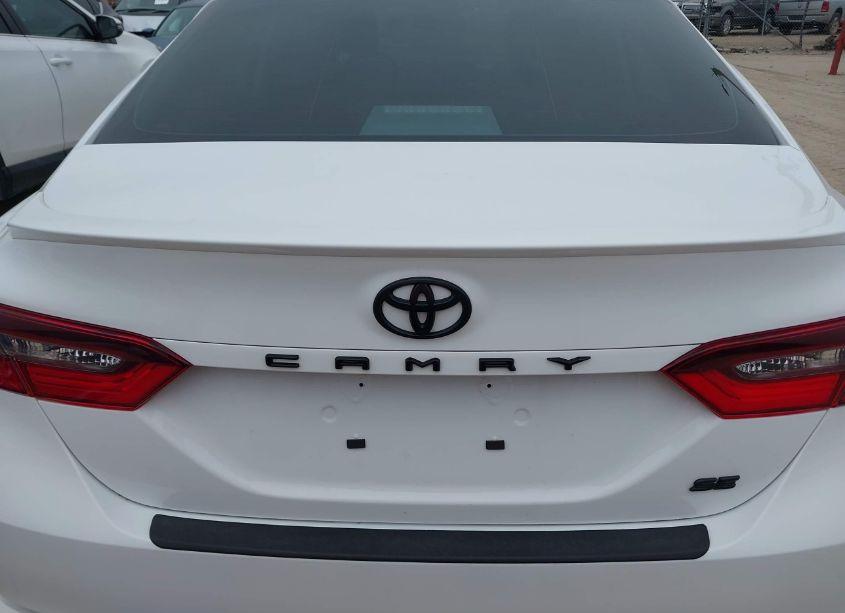 Photo 16 of 2022 Toyota Camry SE (VIN 4T1T11AK8NU668785)