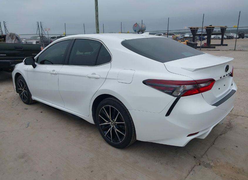 Photo 3 of 2022 Toyota Camry SE (VIN 4T1T11AK8NU668785)