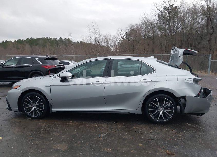 Photo 14 of 2022 Toyota Camry SE (VIN 4T1T11AK8NU679382)