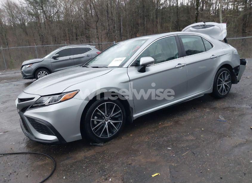 Photo 2 of 2022 Toyota Camry SE (VIN 4T1T11AK8NU679382)