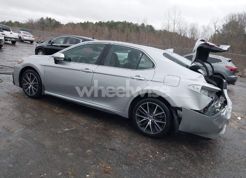 Photo 3 of 2022 Toyota Camry SE (VIN 4T1T11AK8NU679382)