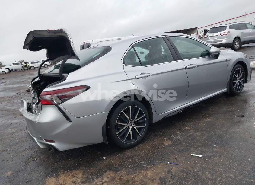 Photo 4 of 2022 Toyota Camry SE (VIN 4T1T11AK8NU679382)
