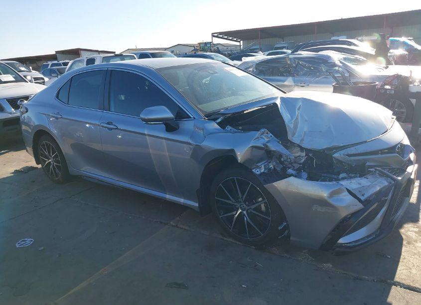 Photo 13 of 2022 Toyota Camry SE (VIN 4T1T11AK8NU687126)