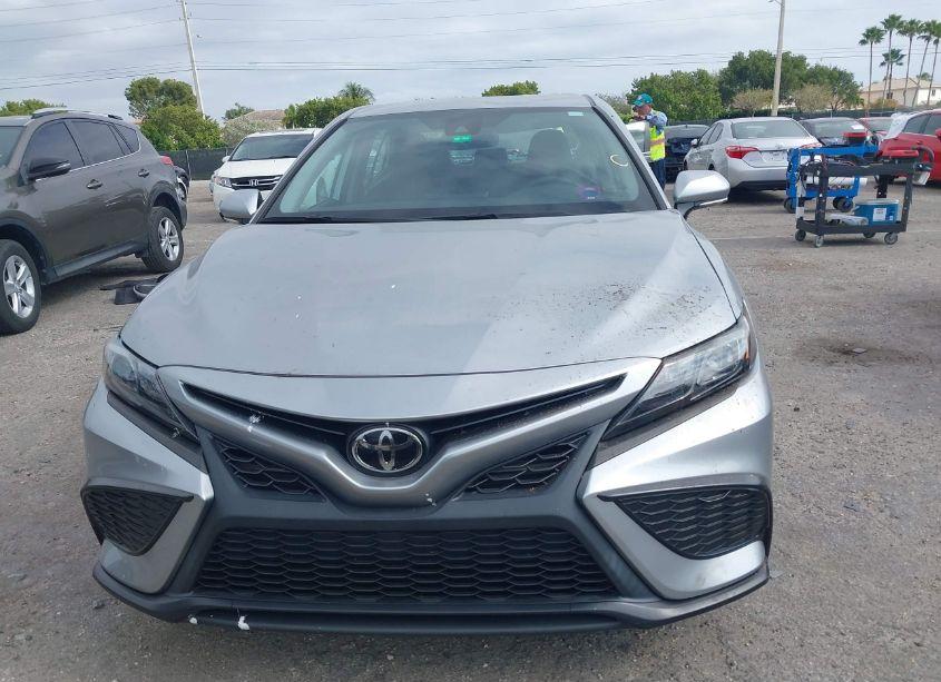 Photo 12 of 2022 Toyota Camry SE (VIN 4T1T11AK8NU689300)