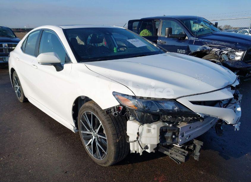 2023 Toyota Camry SE (VIN 4T1T11AK8PU724243) main photo