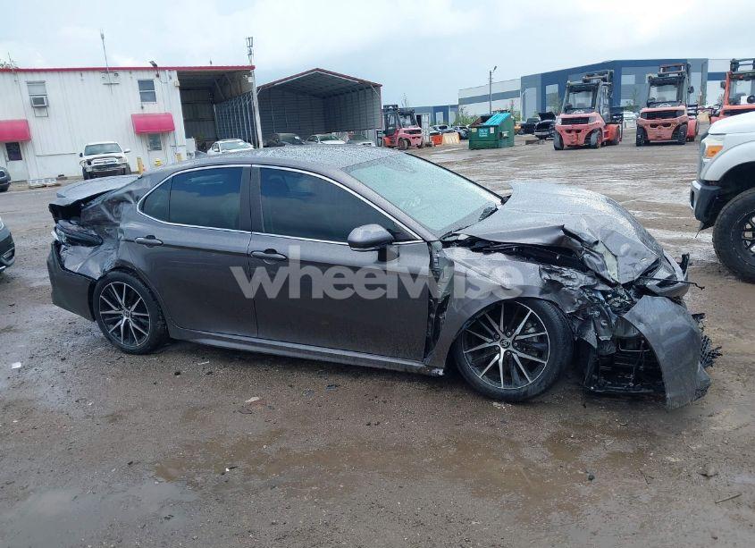 Photo 13 of 2023 Toyota Camry SE (VIN 4T1T11AK8PU802097)