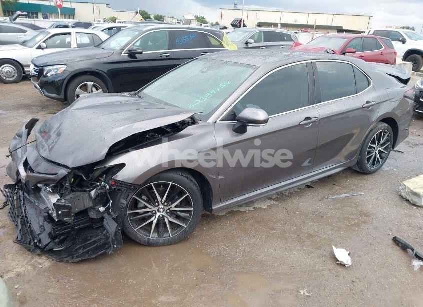 Photo 2 of 2023 Toyota Camry SE (VIN 4T1T11AK8PU802097)