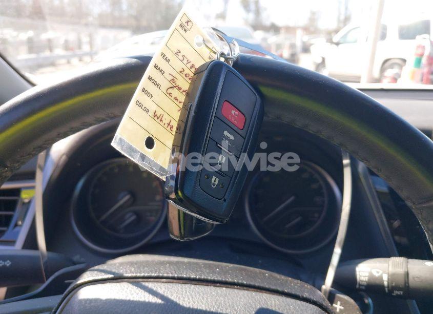 Photo 11 of 2021 Toyota Camry SE (VIN 4T1T11AK9MU482543)