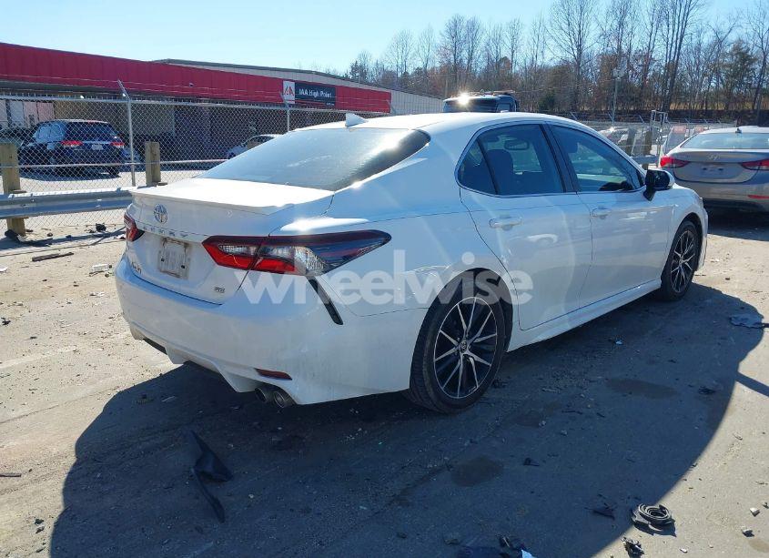 Photo 4 of 2021 Toyota Camry SE (VIN 4T1T11AK9MU482543)