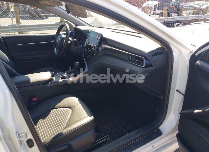 Photo 5 of 2021 Toyota Camry SE (VIN 4T1T11AK9MU482543)