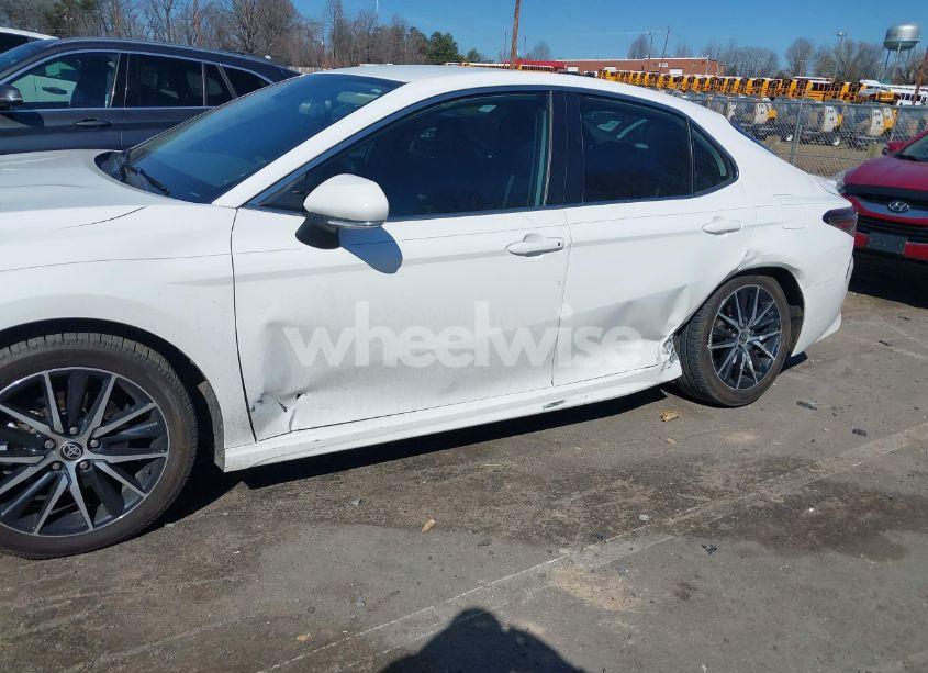 Photo 6 of 2021 Toyota Camry SE (VIN 4T1T11AK9MU482543)