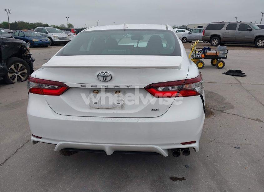 Photo 15 of 2021 Toyota Camry SE (VIN 4T1T11AK9MU524953)