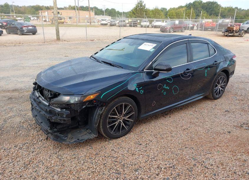 Photo 2 of 2021 Toyota Camry SE (VIN 4T1T11AK9MU607699)