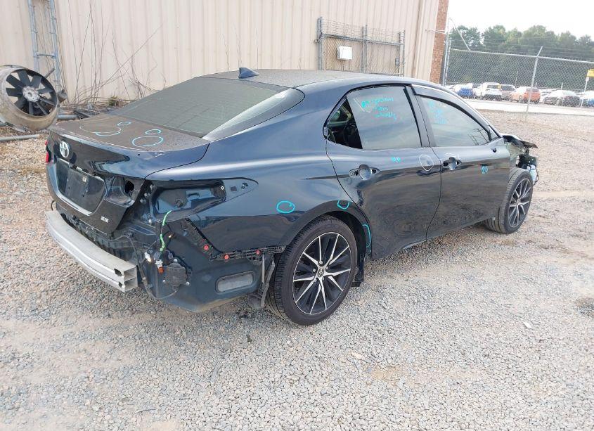 Photo 4 of 2021 Toyota Camry SE (VIN 4T1T11AK9MU607699)