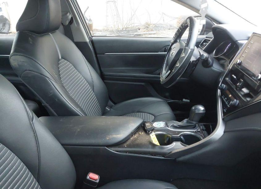 Photo 5 of 2021 Toyota Camry SE (VIN 4T1T11AK9MU607699)