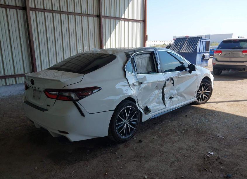 Photo 4 of 2022 Toyota Camry SE (VIN 4T1T11AK9NU040105)