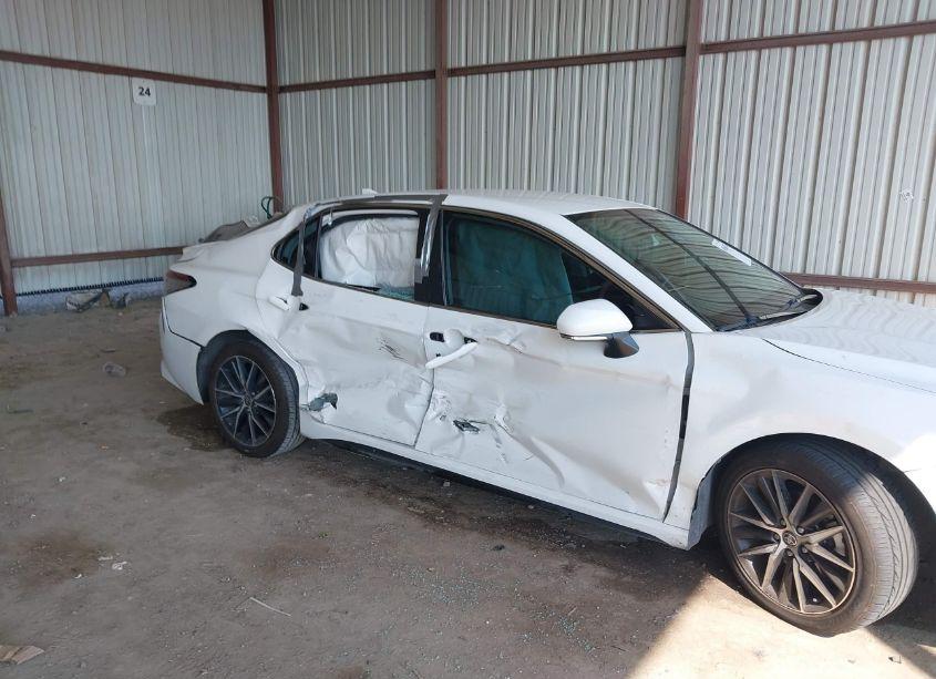 Photo 6 of 2022 Toyota Camry SE (VIN 4T1T11AK9NU040105)