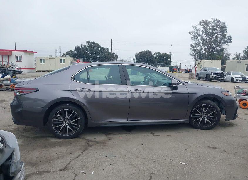 Photo 13 of 2022 Toyota Camry SE (VIN 4T1T11AK9NU052867)