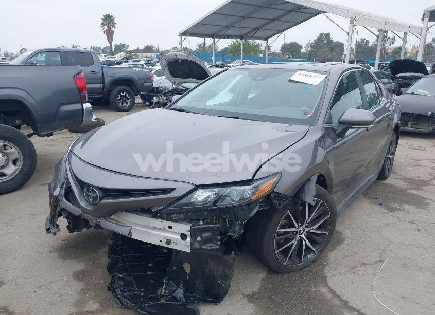 Photo 2 of 2022 Toyota Camry SE (VIN 4T1T11AK9NU052867)