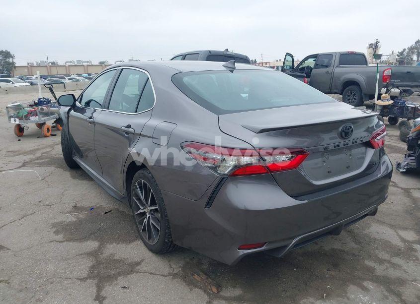 Photo 3 of 2022 Toyota Camry SE (VIN 4T1T11AK9NU052867)