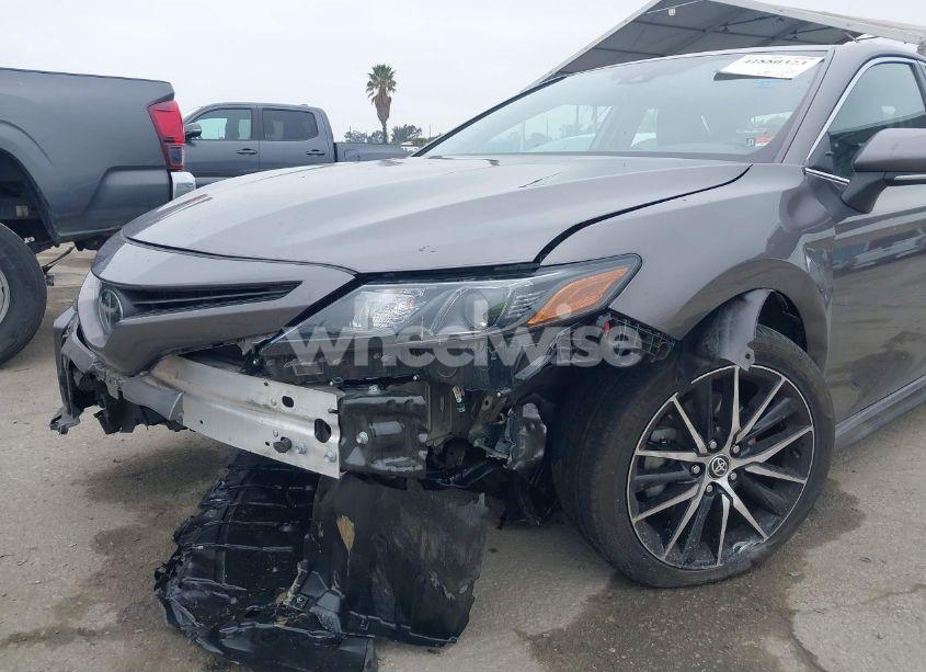 Photo 6 of 2022 Toyota Camry SE (VIN 4T1T11AK9NU052867)